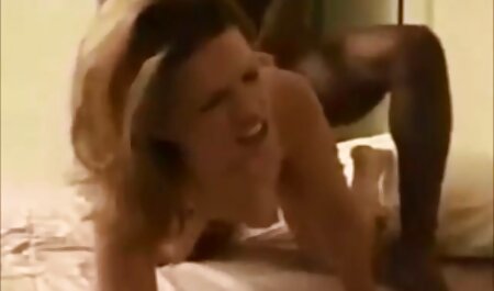 小さな若い男がペニスを吸って、肛門で性交する 女の子 向け 無料 エロ 動画
